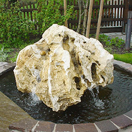 Quellstein aus Tuffstein